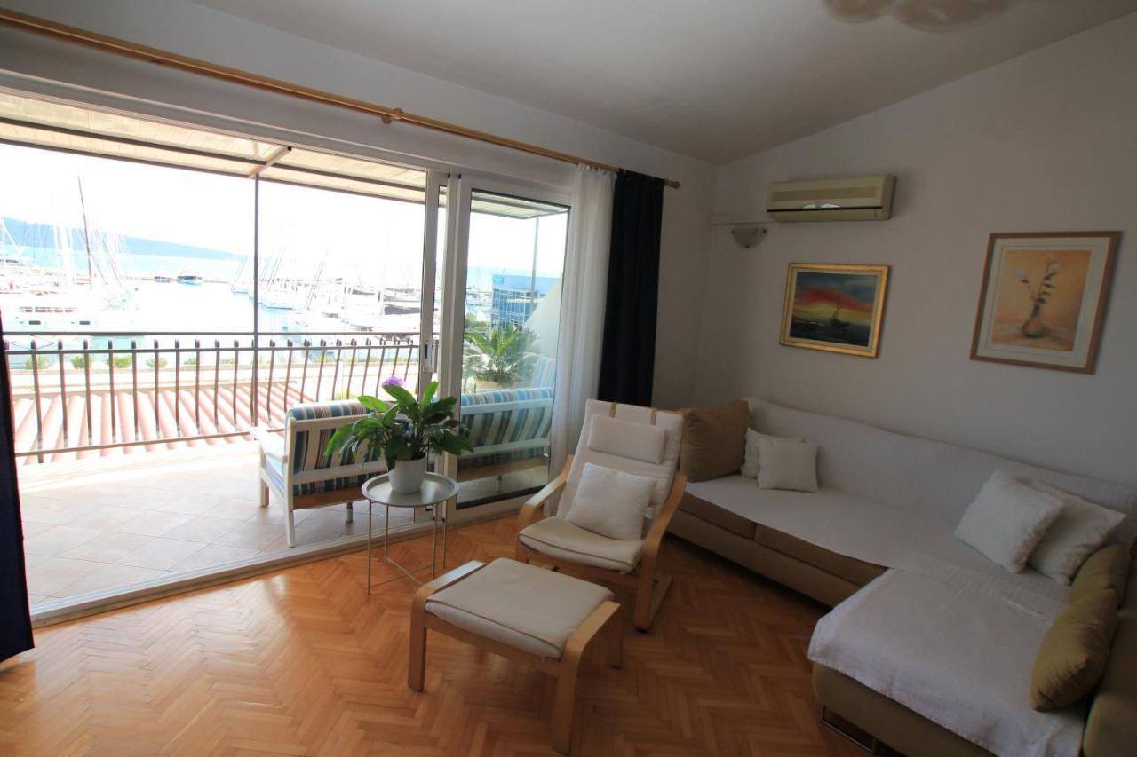 Apartment Gallery Kaštela Exteriör bild